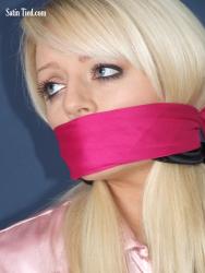 Hannah Claydon at Bhowani Vault.